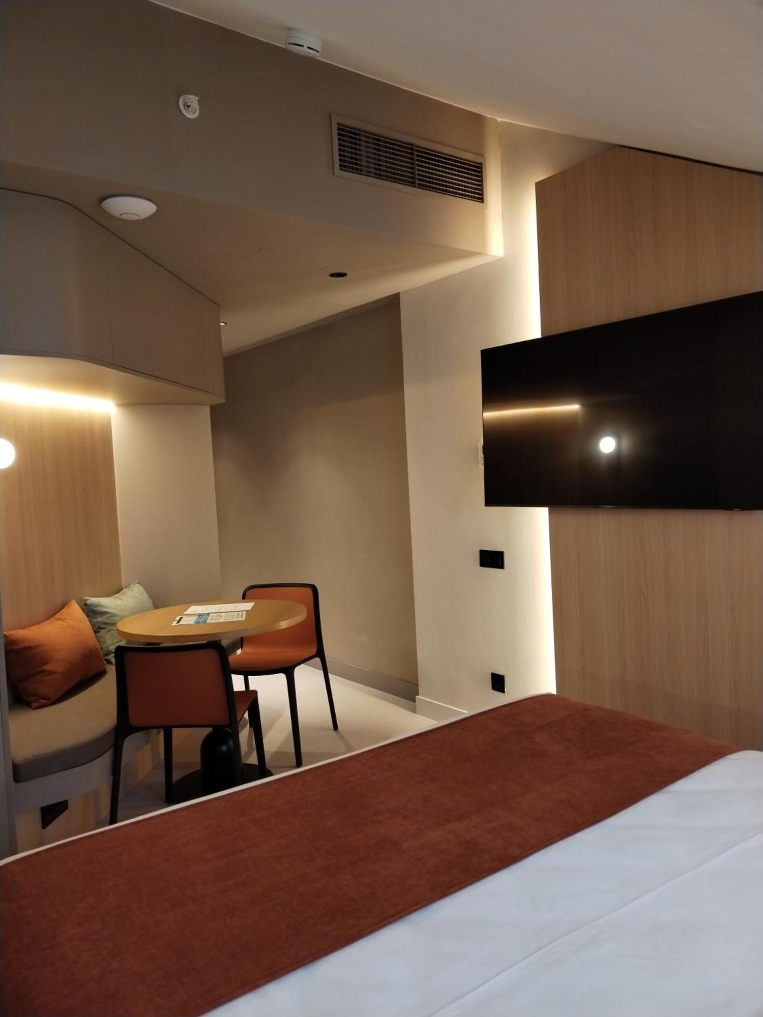 Aparthotel Atenea Calabria Barcelona
